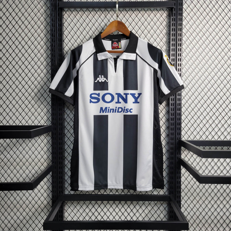 Juventus Home Kit 97/98