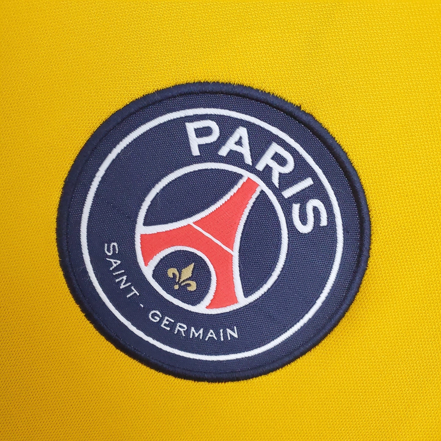 Paris Saint-Germain Goalkeeper Kit 21/22