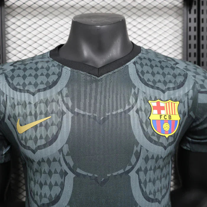 Barcelona "Silver Echo" Kit 24/25