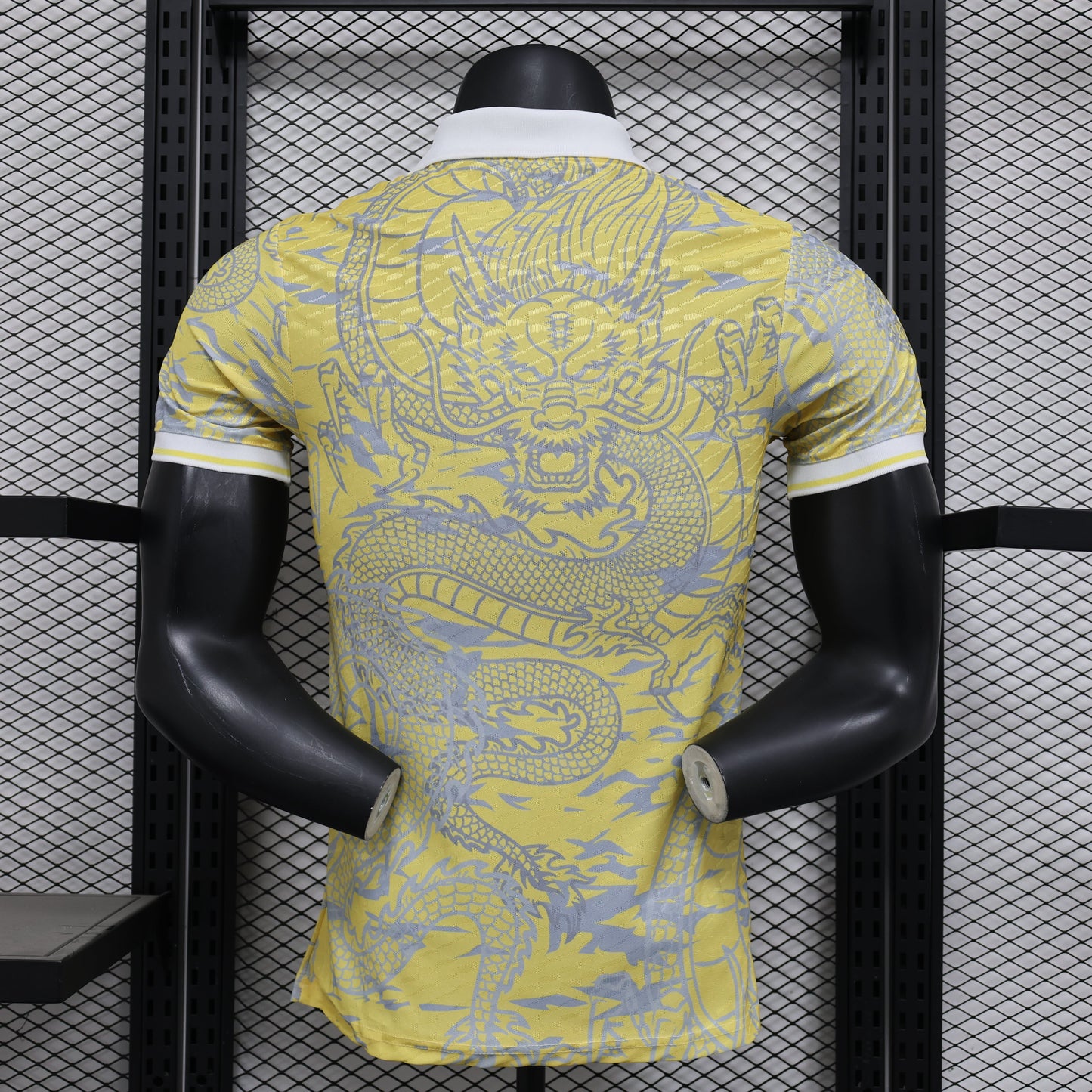 Real Madrid "Dragón Dorado" Kit 23/24