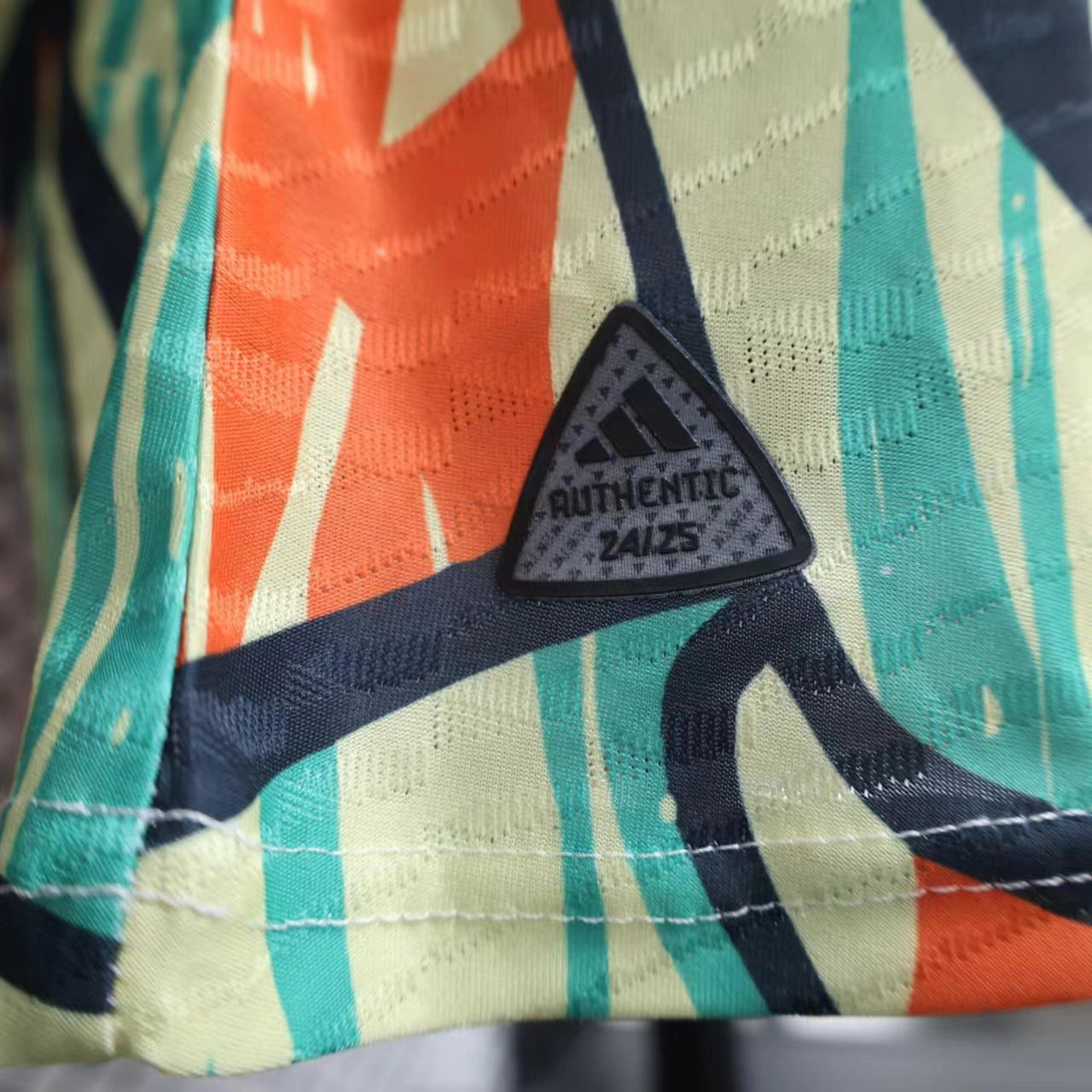 Arsenal “Tropical Vibes” Kit 24/25