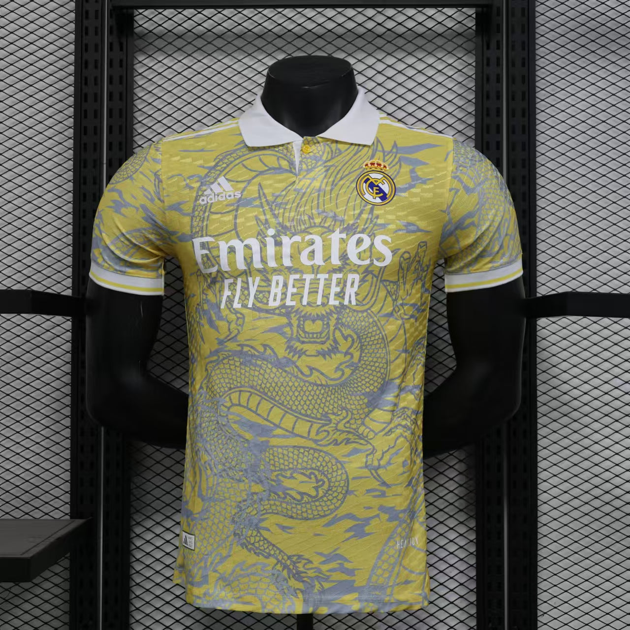 Real Madrid "Dragón Dorado" Kit 23/24
