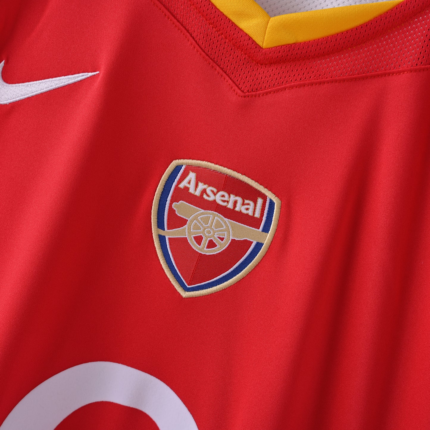 Arsenal Home Kit 04/05
