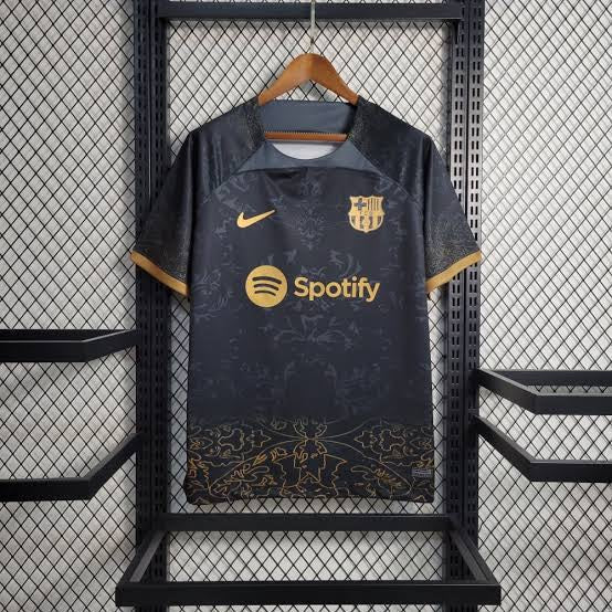 Barcelona "Golden Knight" Kit 22/23
