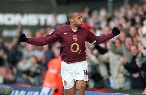 Arsenal Home Kit 05/06