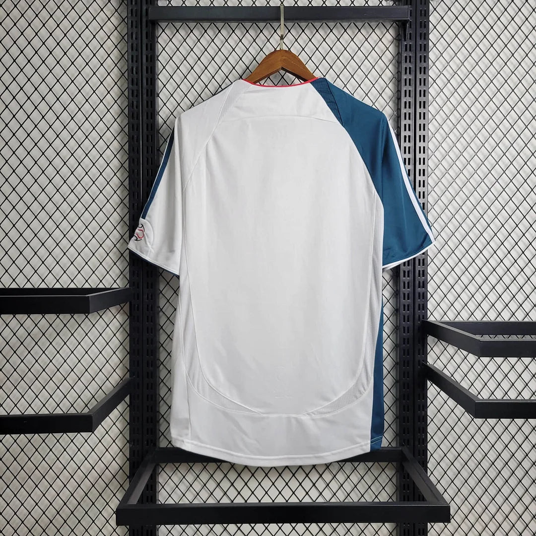 Liverpool Away Kit 06/07