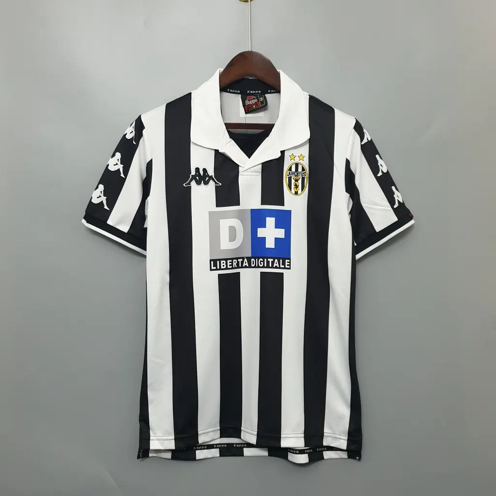 Juventus Home Kit 99/00