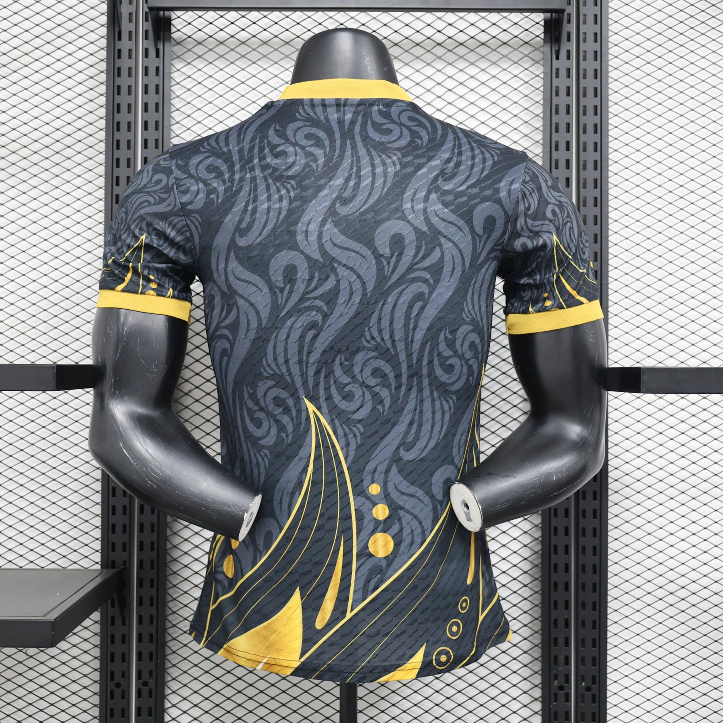 Real Madrid x Wolf Kit 24/25