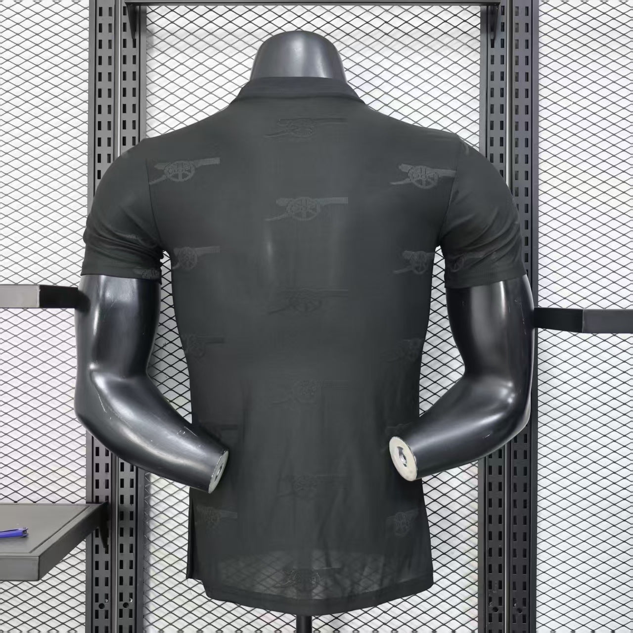 Arsenal “Blackout” Kit 25/26