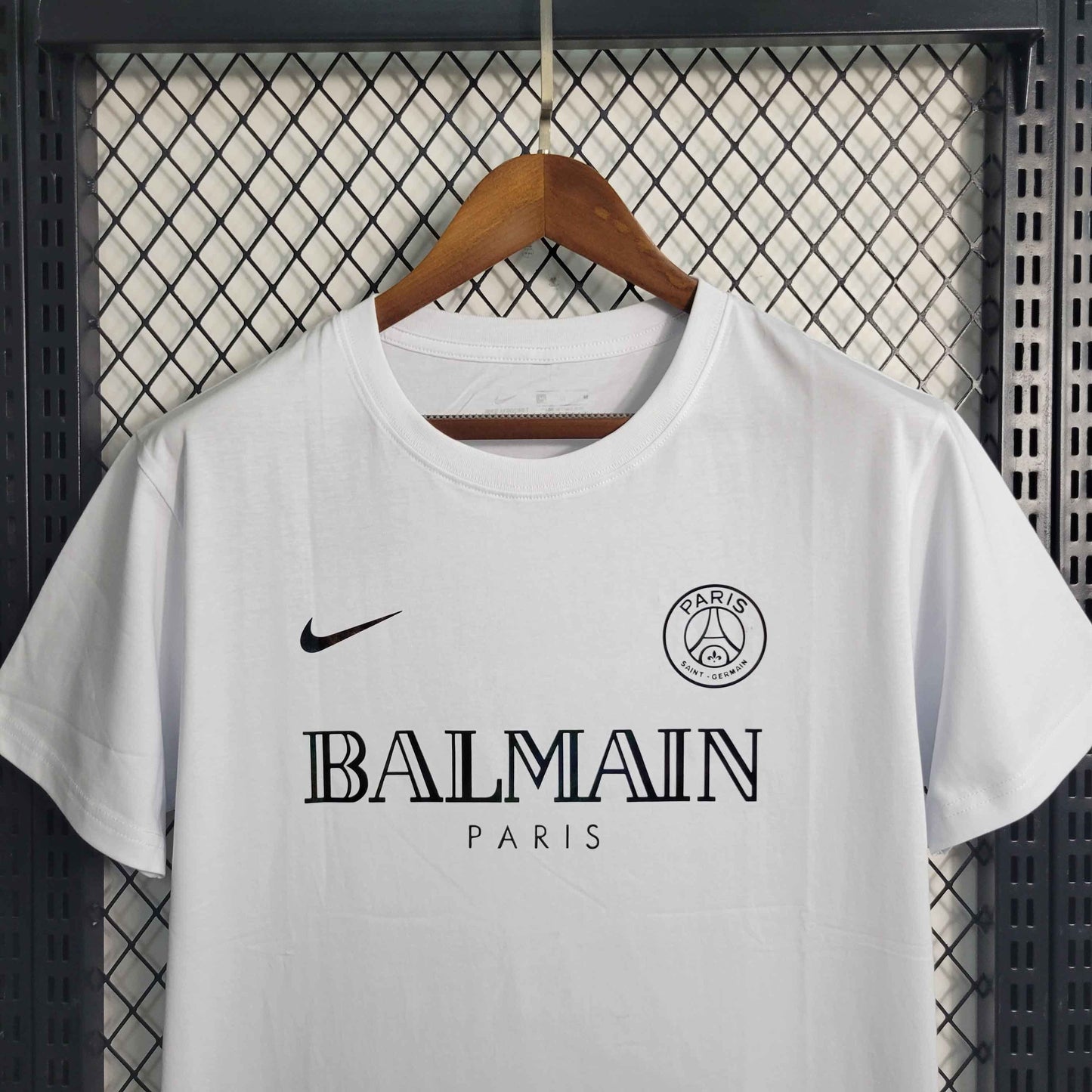 Paris Saint-Germain Reflective Shield Kit 23/24