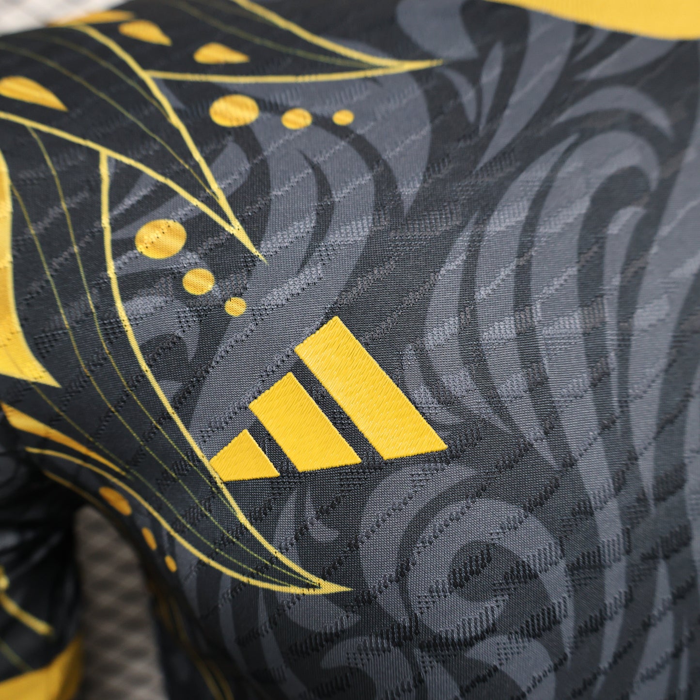 Real Madrid x Wolf Kit 24/25