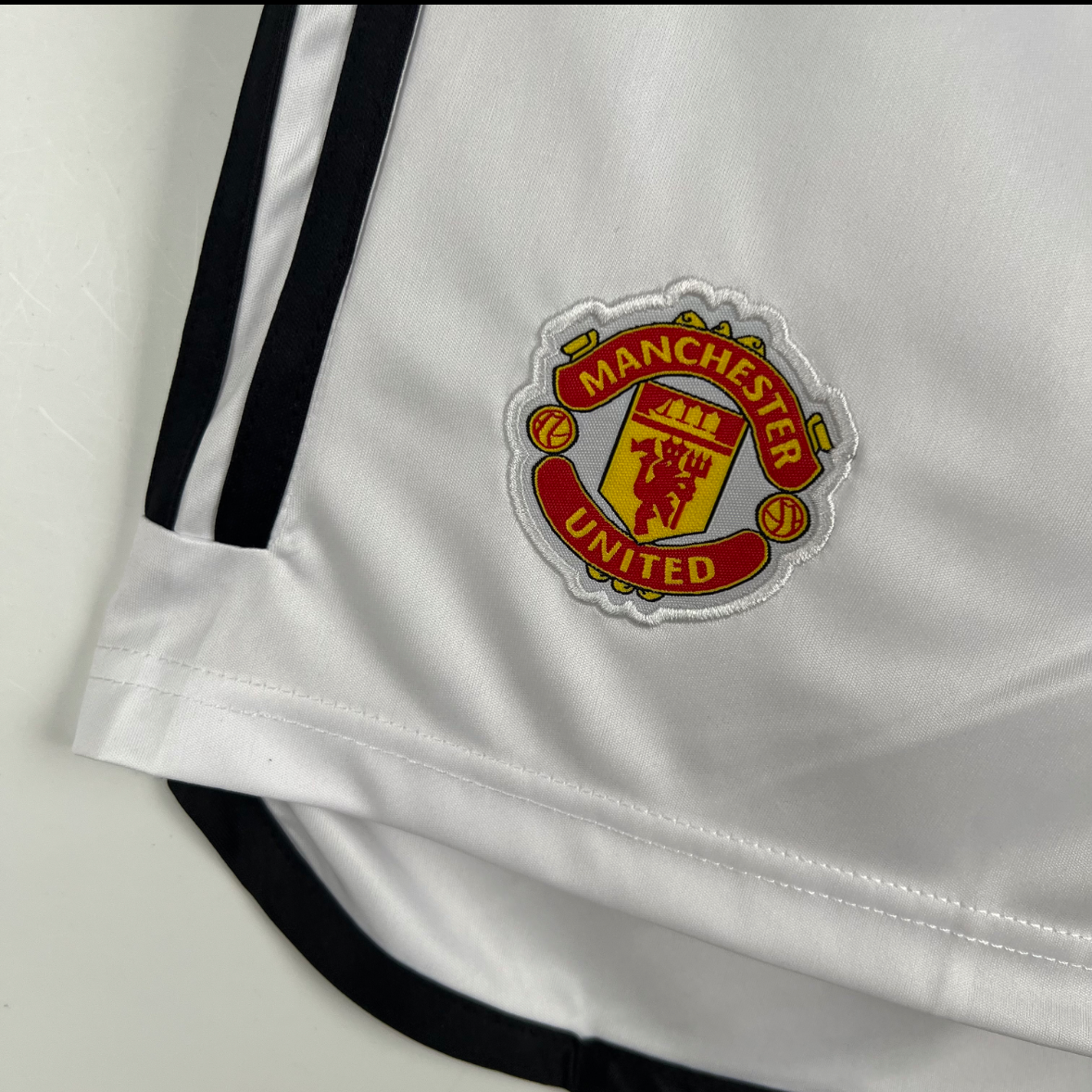 Manchester United shorts home 23/24
