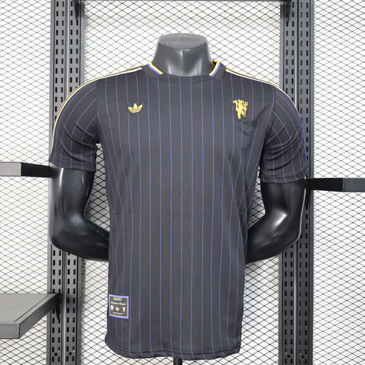 Manchester United TERRACE ICONS Kit 25/26