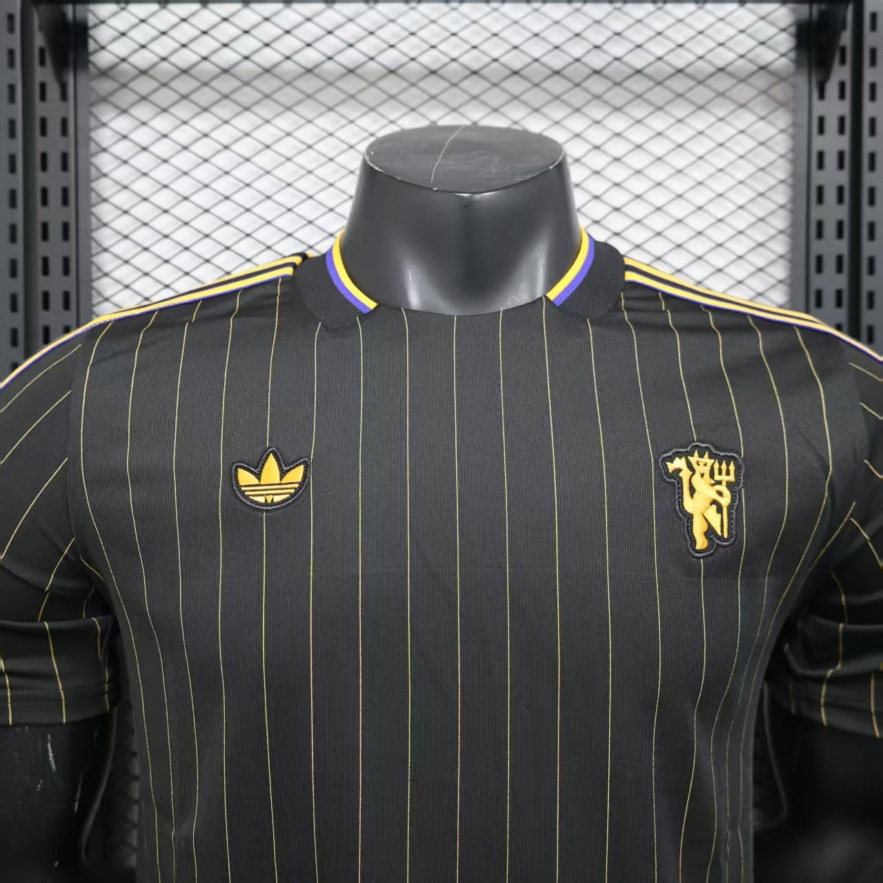 Manchester United TERRACE ICONS Kit 25/26