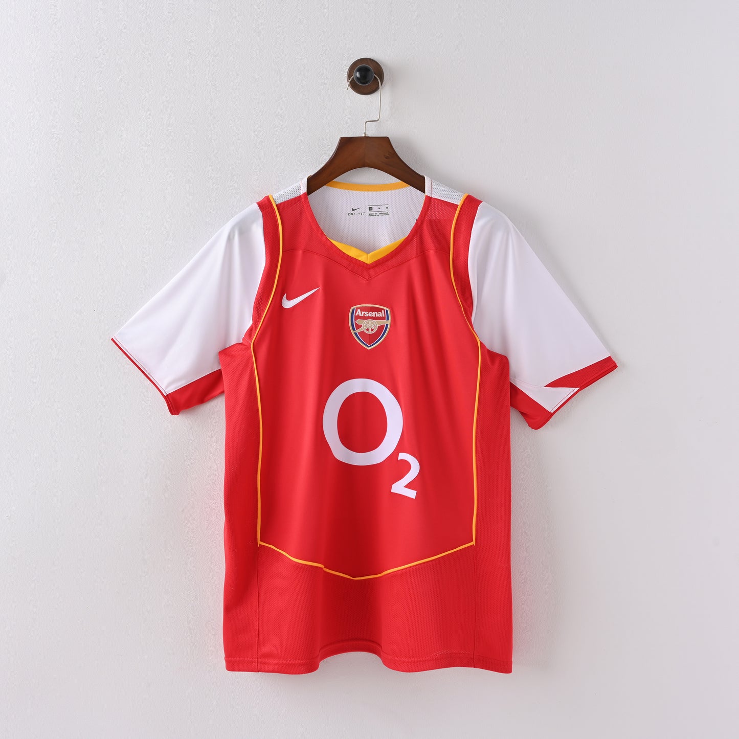 Arsenal Home Kit 04/05